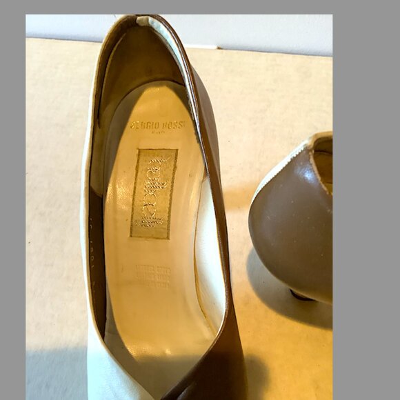 Stunning 1970s vintage Sergio Rossi Cream and Brown Spectator Pumps, Size 8.5 - Picture 5 of 16